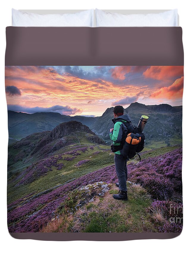 Sky Duvet Cover featuring the photograph Lingmoor Fell 3.0 by Yhun Suarez