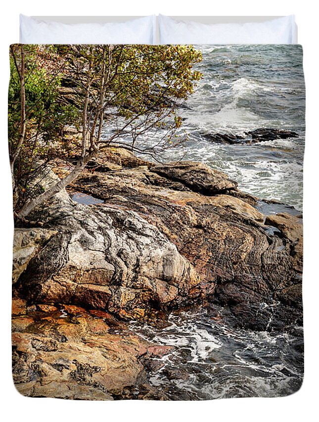 Boothbay Harbor Duvet Cover featuring the photograph Maine Rocky Water's Edge by Donna Twiford