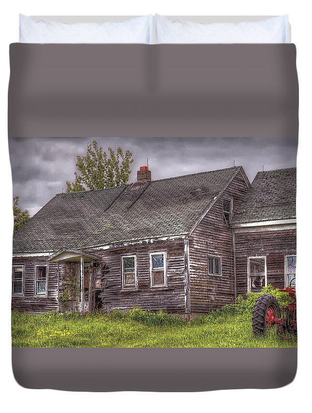 Maine Duvet Cover featuring the photograph Mainiac In Decline by Richard Bean