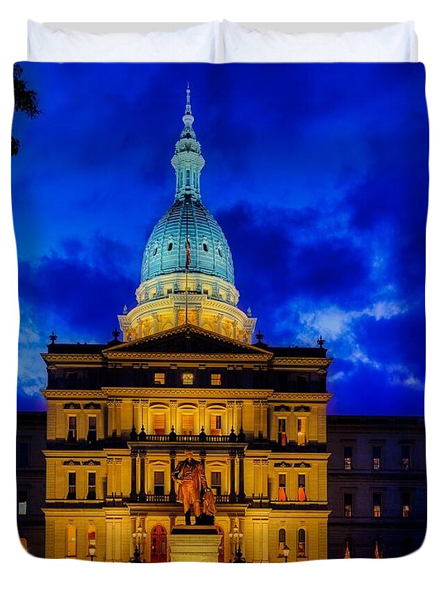 Michigan State Capitol Duvet Cover featuring the photograph Michigan State Capitol Building at Dusk by Mountain Dreams