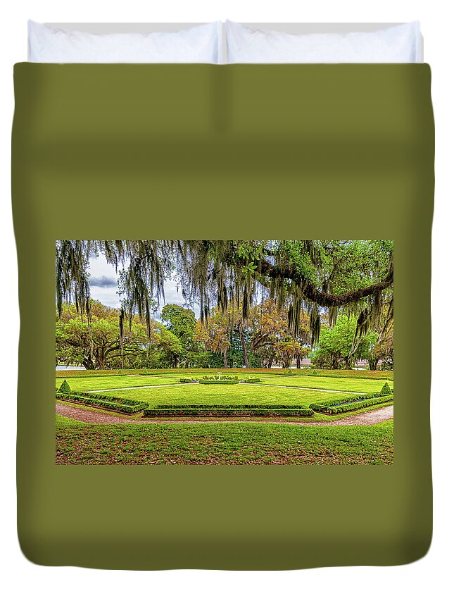 Middleton Ok Tree Duvet Cover featuring the photograph Middleton Plantation Landscape by Louis Dallara