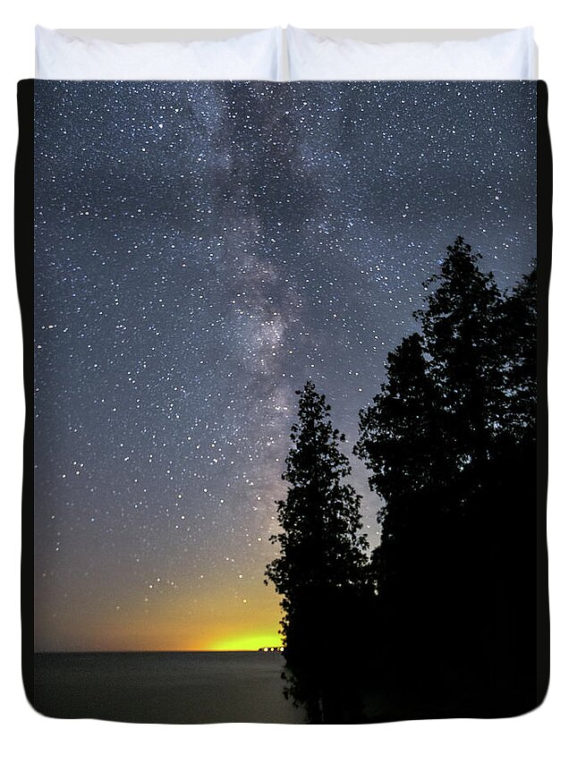 Door County Duvet Cover featuring the photograph Milky Way Over Cave Point by Paul Schultz