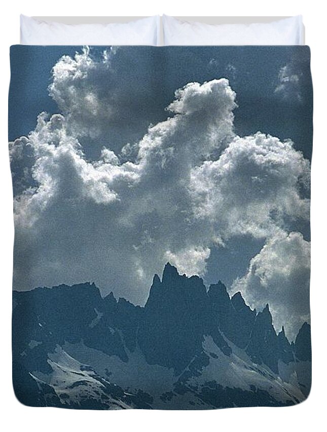 Minarets Duvet Cover featuring the photograph Minarets and Clouds, Ansel Adams Wilderness, Iconic Vista, Mammoth Lakes, California by Bonnie Colgan