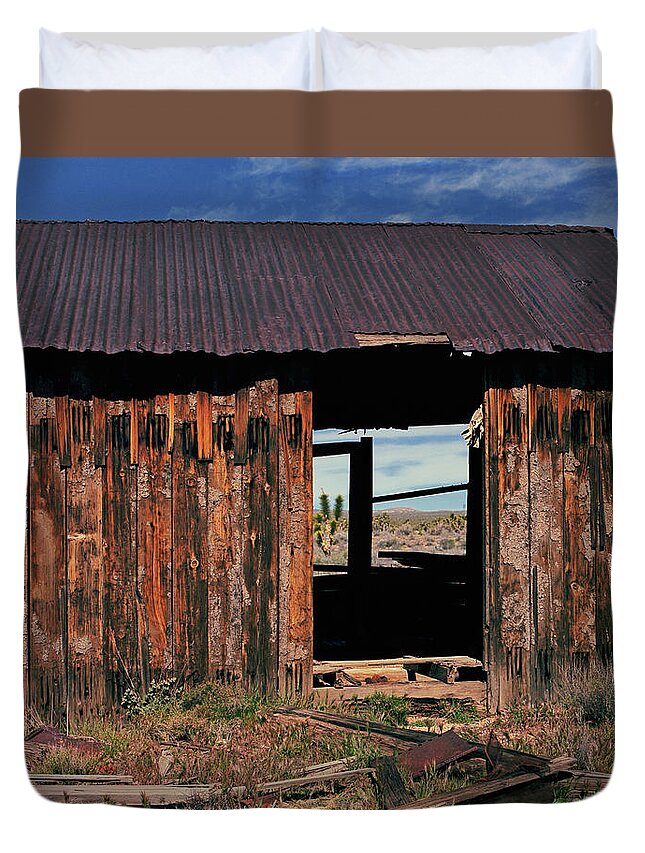 Tom Daniel Duvet Cover featuring the photograph Mojave Shack by Tom Daniel