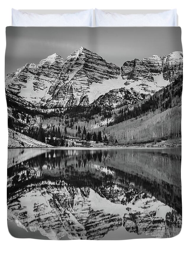 Maroon Bells Duvet Cover featuring the photograph Monochrome Maroon by Darren White