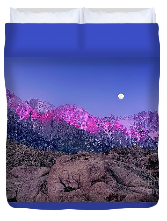 Moon Duvet Cover featuring the photograph Moonset At Dawn Eastern Sierras Alabama Hills California by Dave Welling