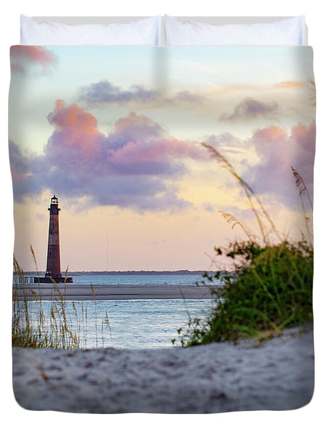 Wall Art Duvet Cover featuring the photograph Morris Island Lighthouse 2 by Marlo Horne