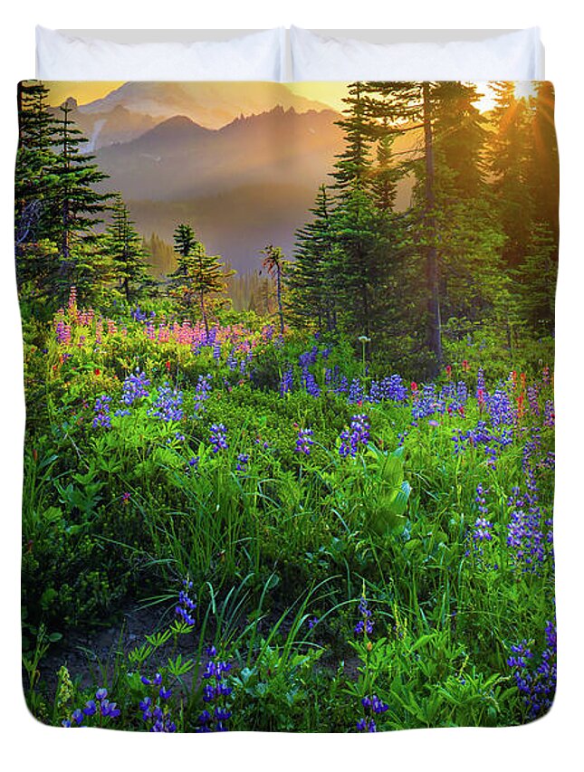 America Duvet Cover featuring the photograph Mount Rainier Sunburst by Inge Johnsson