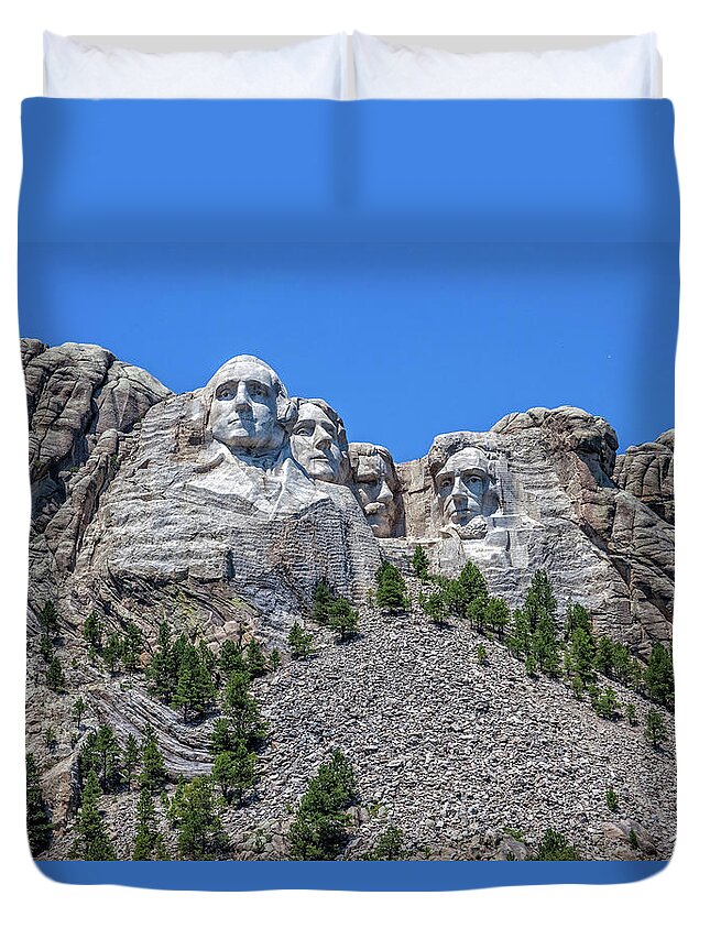 Mount Rushmore National Memorial Duvet Cover featuring the photograph Mount Rush by Chris Spencer