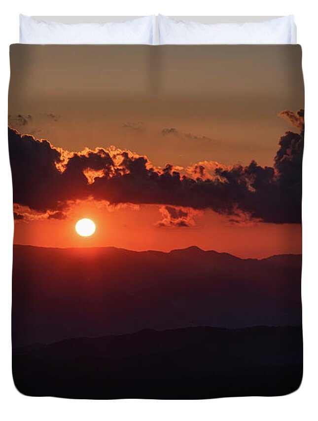 Blue Ridge Parkway Duvet Cover featuring the photograph Mountain Sunset by Robert J Wagner