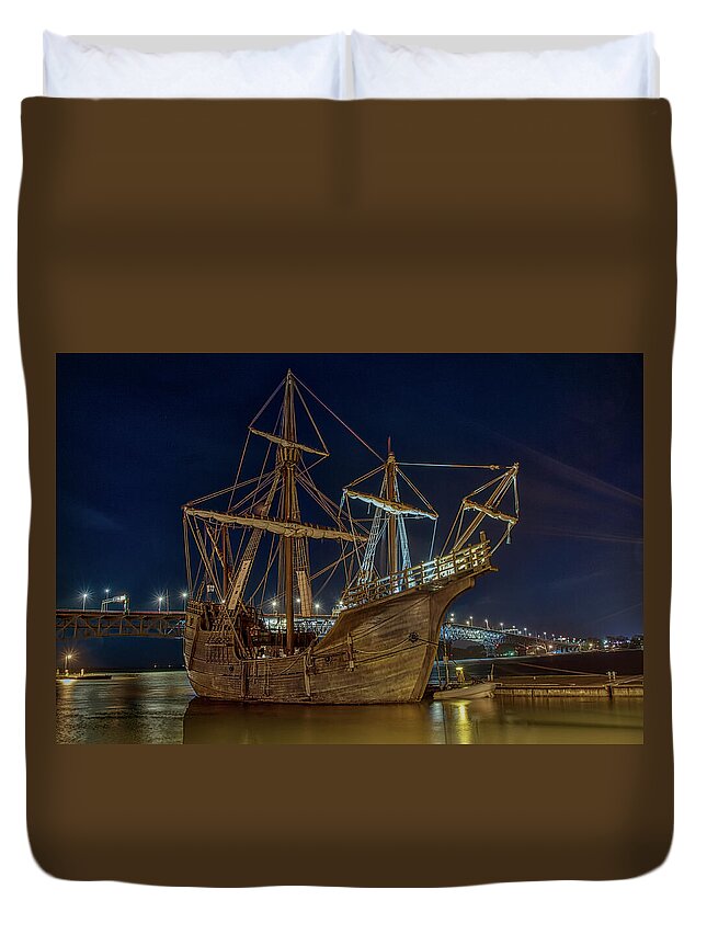 Tall Ship Duvet Cover featuring the photograph Nao Trinidad by Jerry Gammon