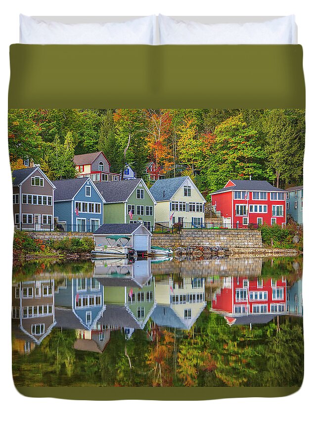 Lake Winnipesaukee Duvet Cover featuring the photograph New Hampshire Lake Winnipesaukee Fall Foliage by Juergen Roth