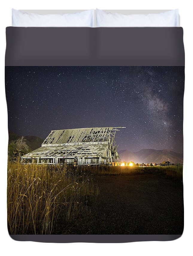 Barn Duvet Cover featuring the photograph Night Barn by Wesley Aston