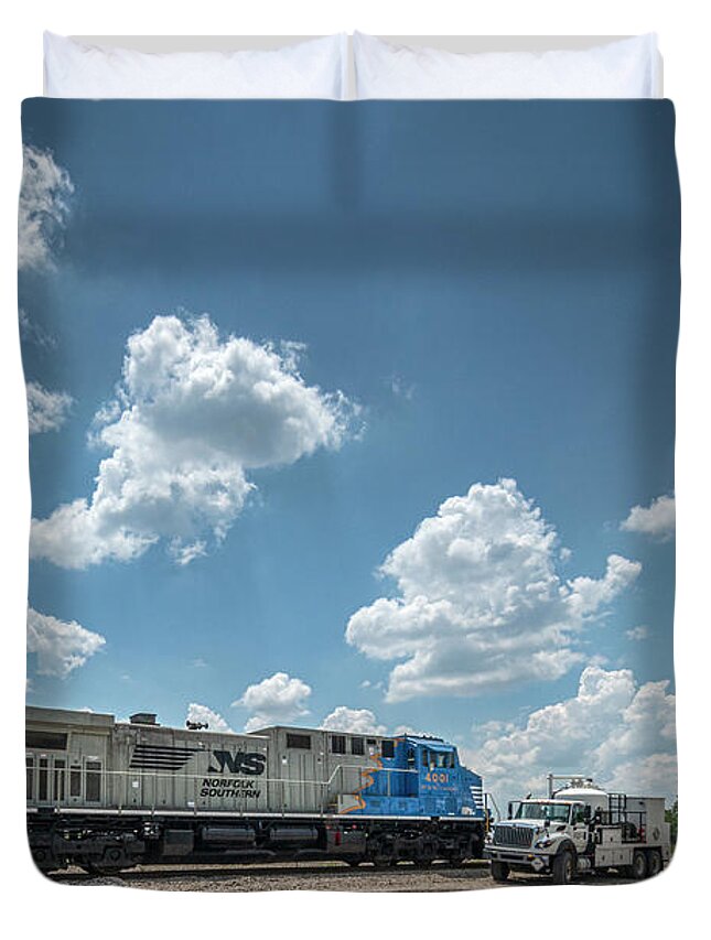 Railroad Duvet Cover featuring the photograph Norfolk Southern 4001 Sonic Bonnet At Francisco IN by Jim Pearson