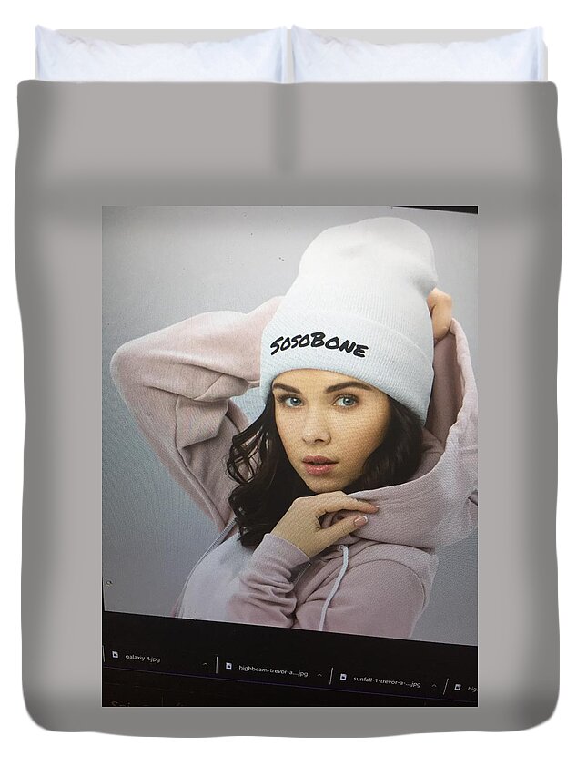  Duvet Cover featuring the photograph Oh So Finee by Trevor A Smith