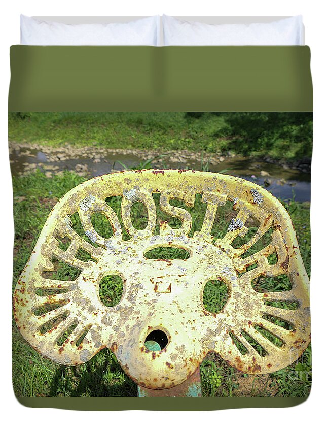 Hoosier Duvet Cover featuring the photograph Old Hoosier Seat by Bentley Davis
