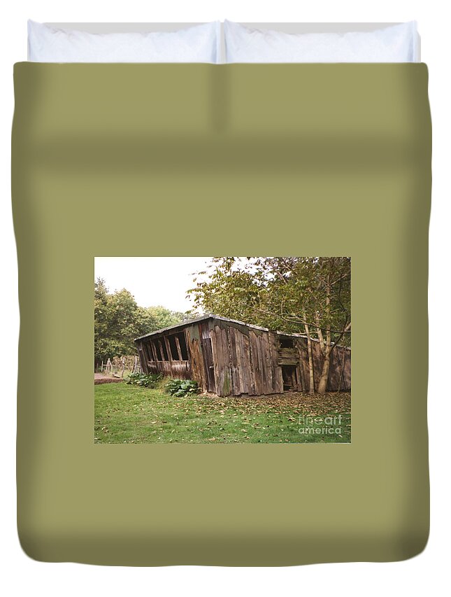 Days Gone By Duvet Cover featuring the photograph Old lean to by Cindy Murphy