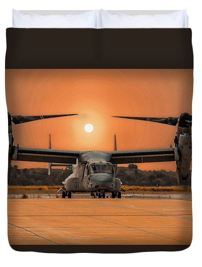 Bell Boeing V-22 Osprey Duvet Cover featuring the photograph Osprey at Sunrise by Tommy Anderson