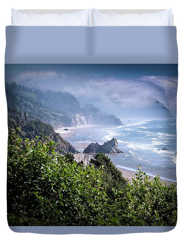 Pacific Ocean Duvet Cover featuring the photograph Pacific Coast by Norman Reid