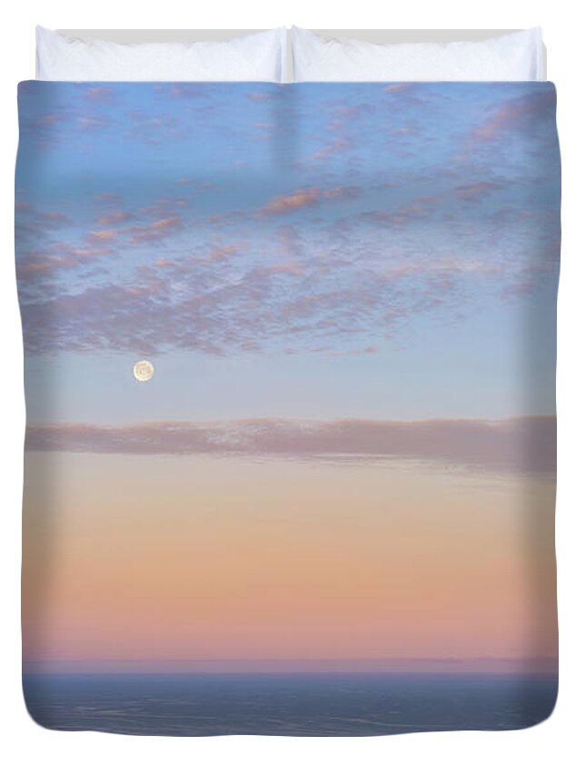Oregon Duvet Cover featuring the photograph Perpetua's Moon by Darren White