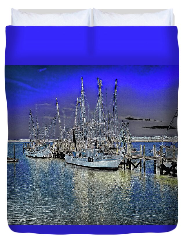 Marietta Georgia Duvet Cover featuring the photograph Port Royal Shrimp Boats by Tom Singleton