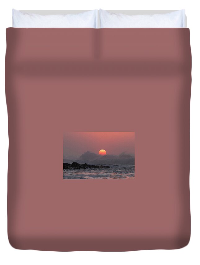 Ke'e Duvet Cover featuring the photograph Putting out the Fire by Tony Spencer