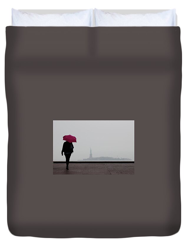 Red Duvet Cover featuring the photograph Rainy Day in New York by Stuart Allen