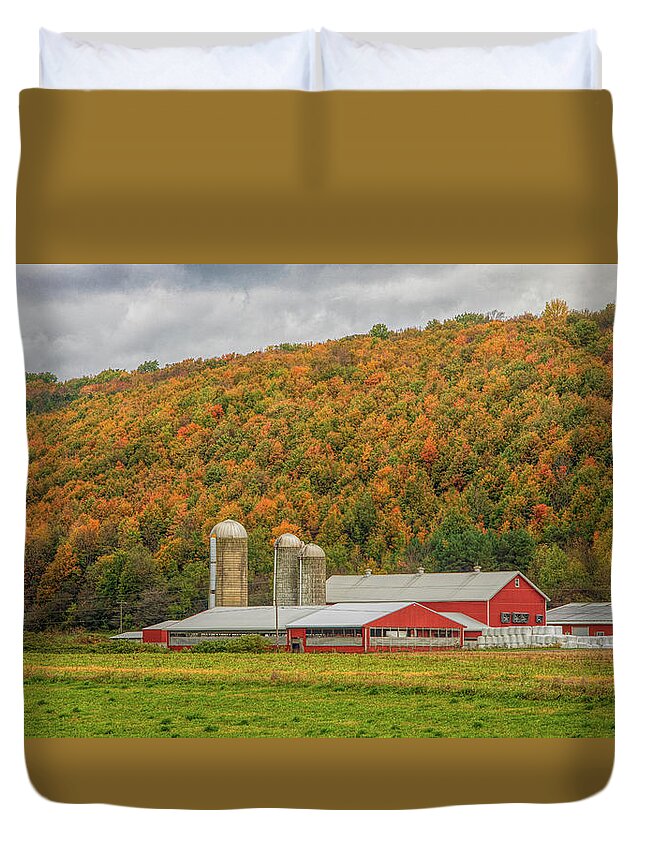 Barn Duvet Cover featuring the photograph Red Barns in Autumn by Rod Best