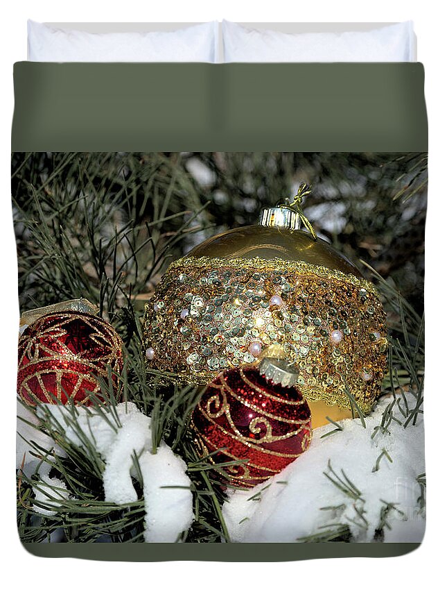 Fextive Duvet Cover featuring the photograph Round Holiday Ornaments Outdoors by Kae Cheatham
