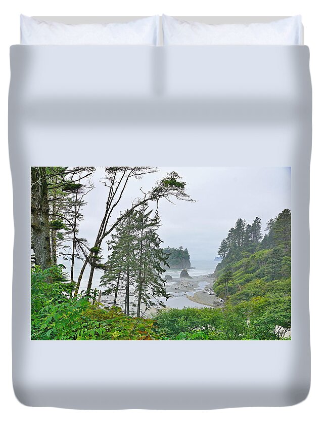 Ocean Duvet Cover featuring the photograph Ruby Beach by Bill TALICH