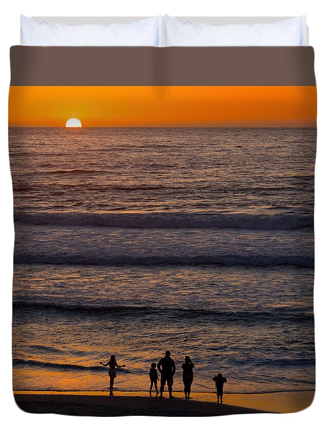 Sunset Duvet Cover featuring the photograph Saying Goodbye to Today by Derek Dean