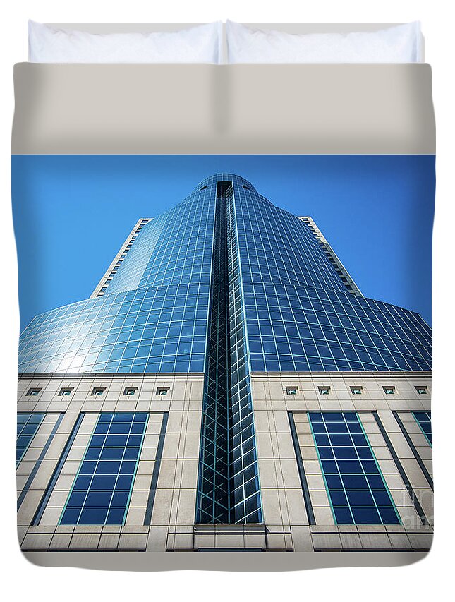 Scripps Duvet Cover featuring the photograph Scripps Center Skyscraper - Cincinnati - Ohio by Gary Whitton