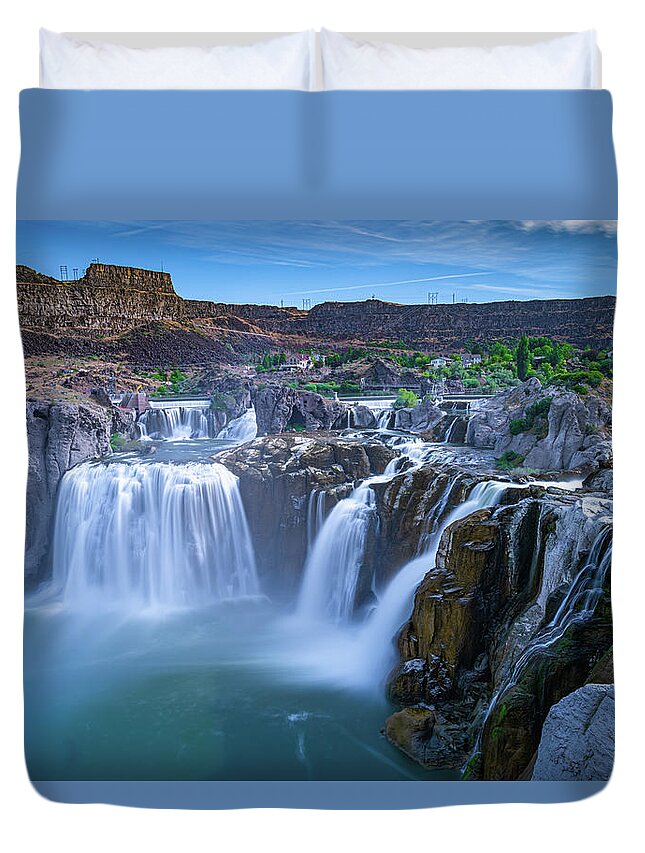 Outdoors Duvet Cover featuring the photograph Shoshone Falls by Erin K Images