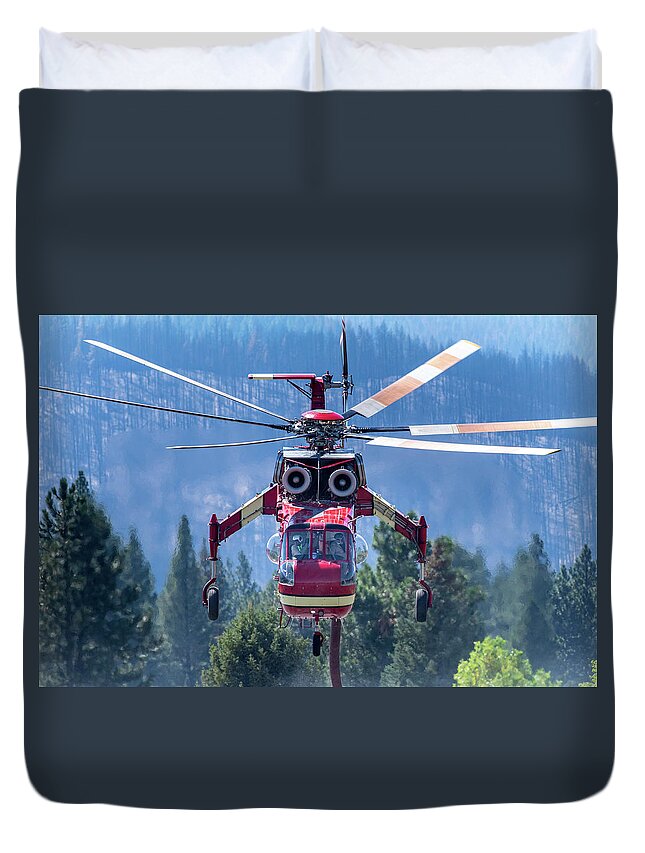 Helicopter Duvet Cover featuring the photograph Sikorski S-64 by Randy Robbins