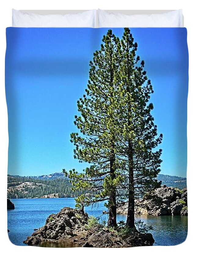 Lake Duvet Cover featuring the photograph Silver Lake Cove by David Desautel