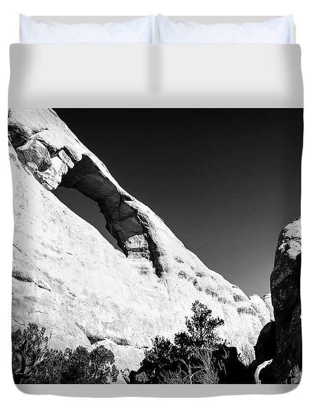 Utah Duvet Cover featuring the photograph Skyline Arch by Mark Gomez