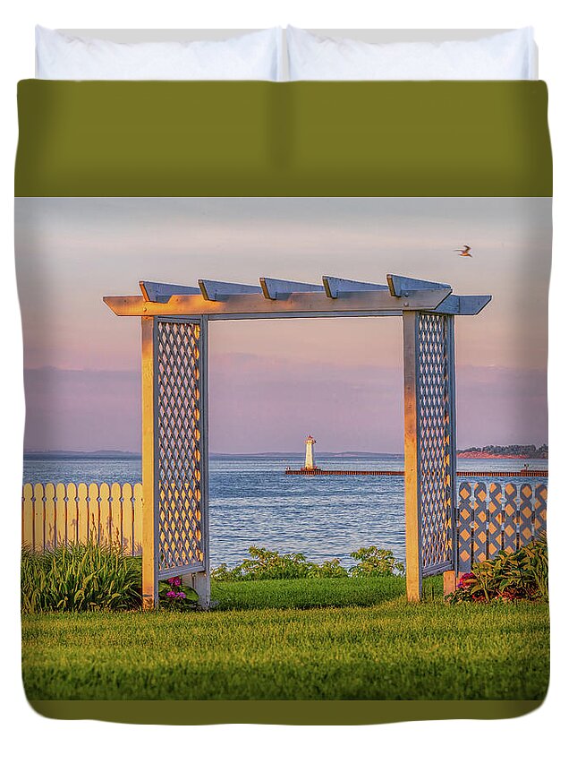 Sodus Point Lighthouse Duvet Cover featuring the photograph Sodus Point Lighthouse View by Rod Best