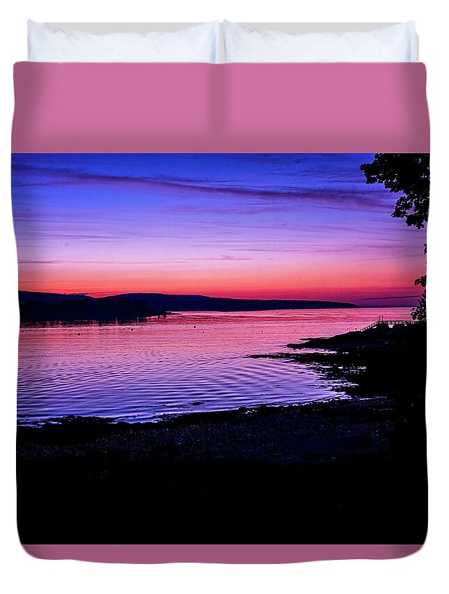 South Freeport Harbor Maine Duvet Cover featuring the photograph Southwest Harbor Sunrise by Tom Singleton