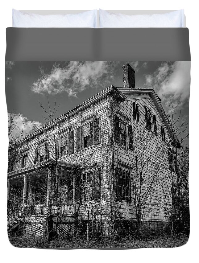 Haunted House Duvet Cover featuring the photograph Spook House by David Letts