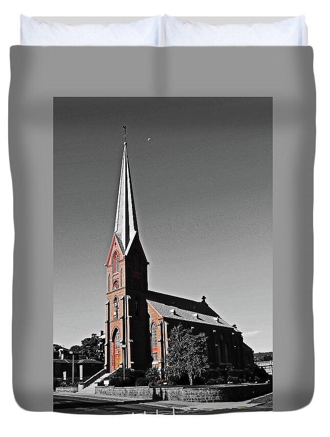  Duvet Cover featuring the digital art St. Peter's Landmark, The Dalles,OR by Fred Loring
