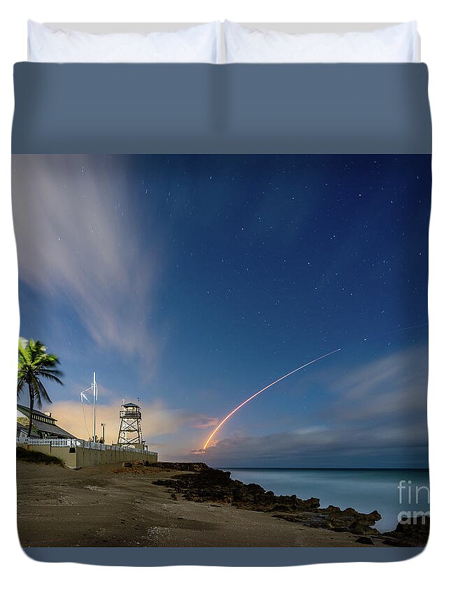 Spacex Duvet Cover featuring the photograph Starlink Early Morning Launch by Tom Claud