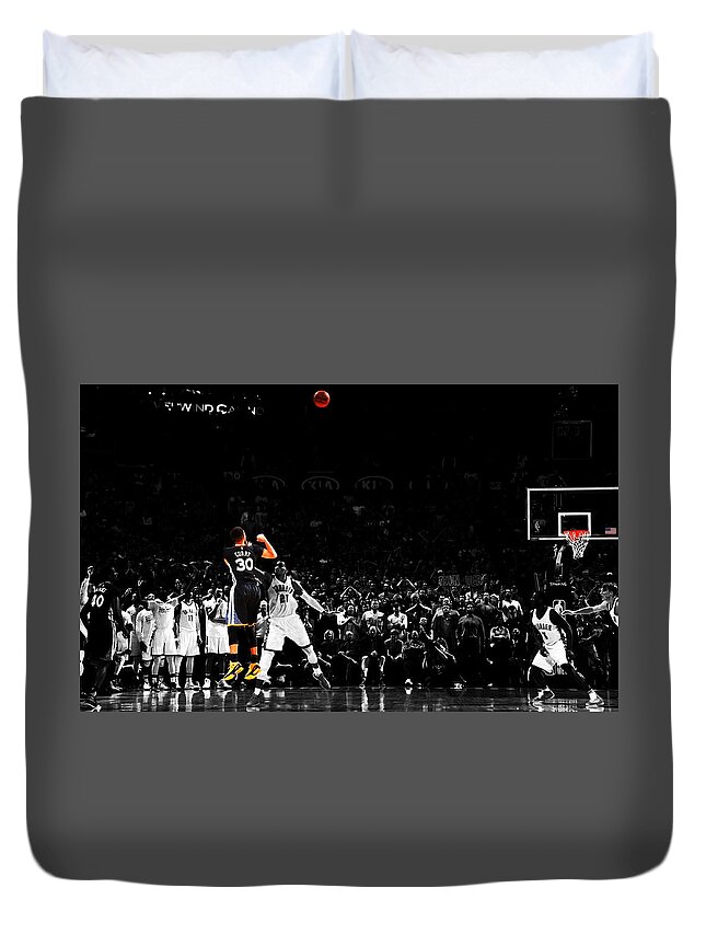 Stephen Curry Duvet Cover featuring the mixed media Stephen Curry Its Good by Brian Reaves