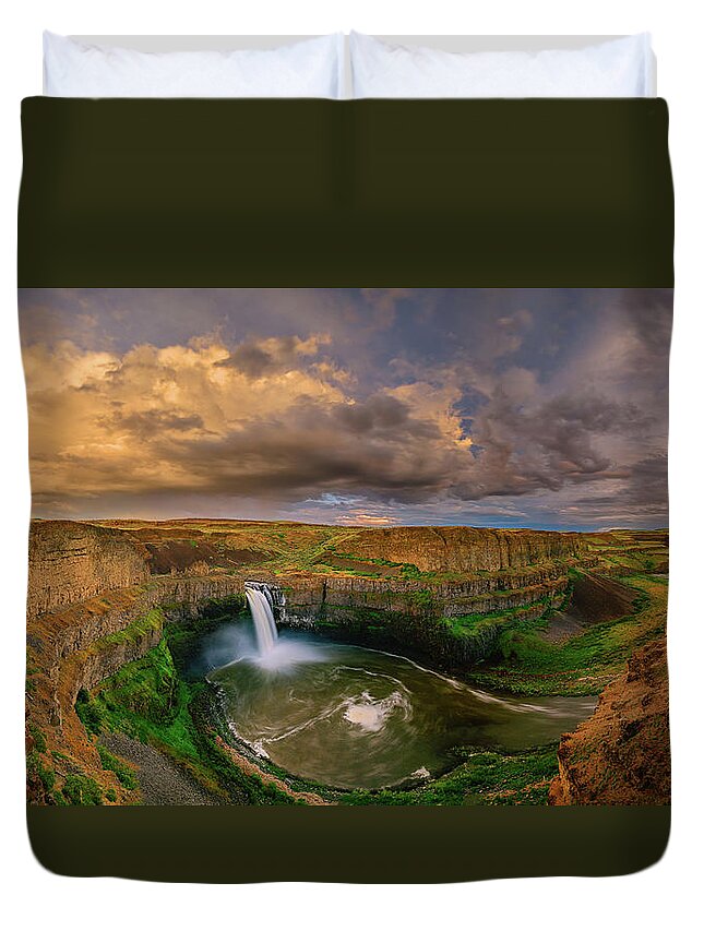 Palouse Falls Duvet Cover featuring the photograph Stormy Palouse Falls by Dan Mihai