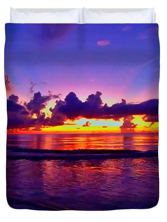Sunrise Duvet Cover featuring the photograph Sunrise Beach 5 by Rip Read