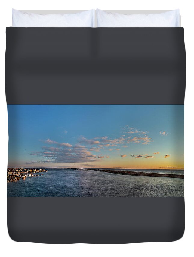 Nj. Sunrise Duvet Cover featuring the photograph Sunrise Shore by Glenn Davis