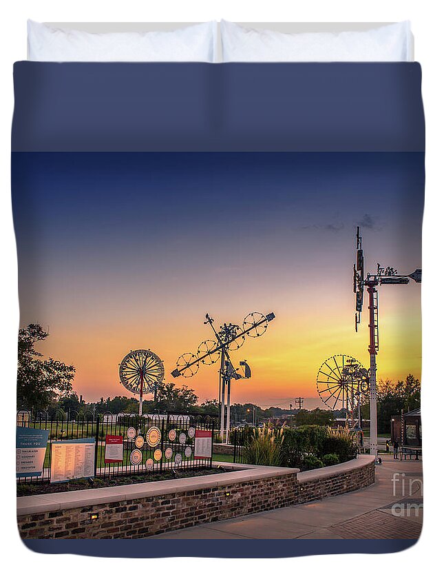 Simpson Duvet Cover featuring the photograph Sunset at park by Darrell Foster