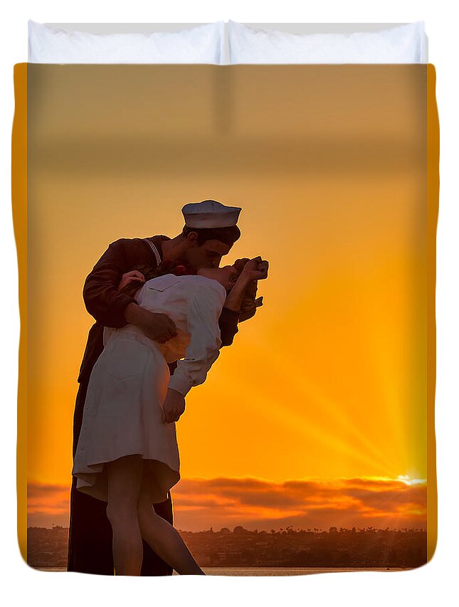 Shoreline Duvet Cover featuring the photograph Sunset Kiss by Sam Antonio