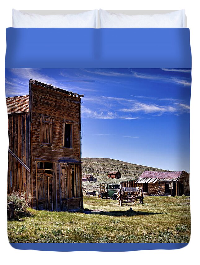 Abandoned Duvet Cover featuring the photograph Swazey Hotel by Lana Trussell