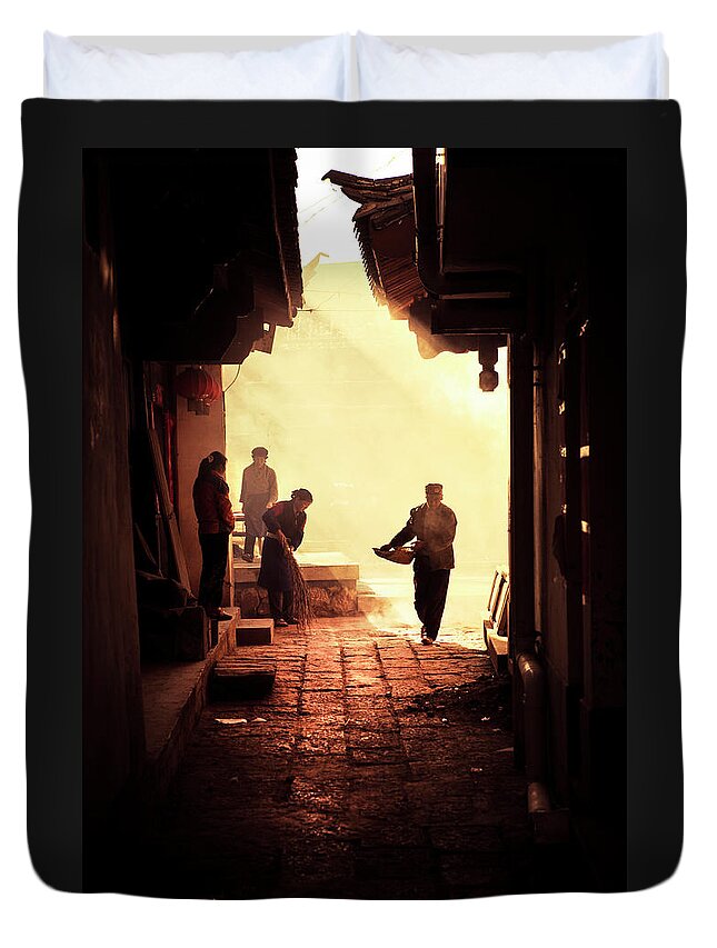 China Duvet Cover featuring the photograph Sweepers by Mark Gomez