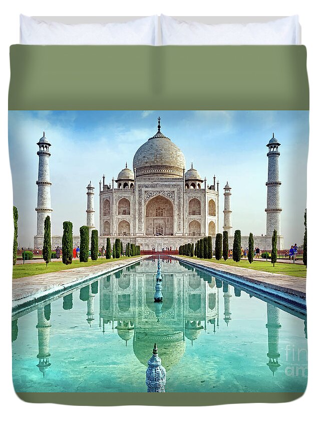 Taj Mahal Duvet Cover featuring the photograph Taj Mahal 1 by Tom Watkins PVminer pixs